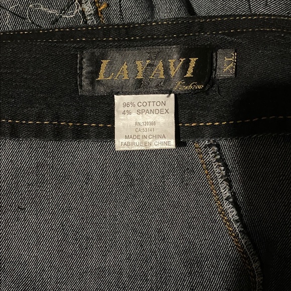 Chic Black Floral Embroidered Skirt - Picture 10 of 11